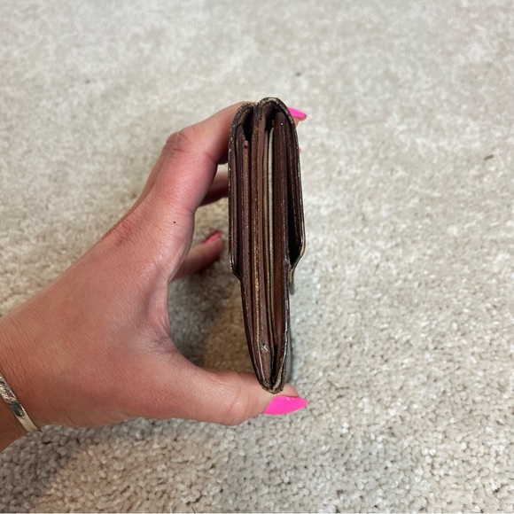 Authentic Louis Vuitton Monogram Elise Wallet - Picture 5 of 14